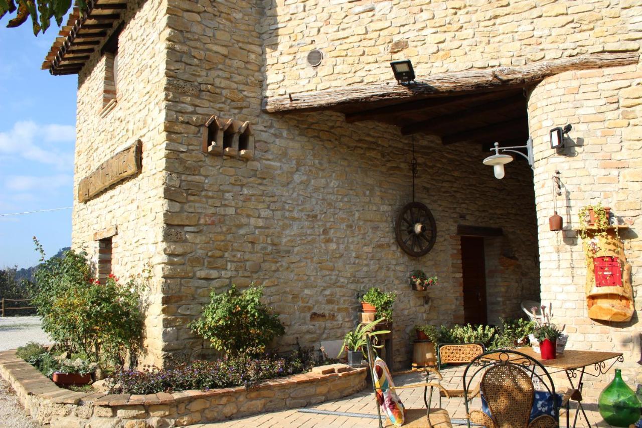 Casale Fontanile Bed And Breakfast Smerillo Ngoại thất bức ảnh